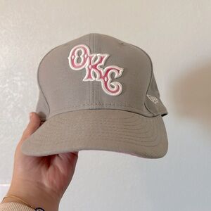 NEW ERA OKC WOMENS PINK GREY 2022 MOTHERS DAY 59FIFTY FITTED HAT